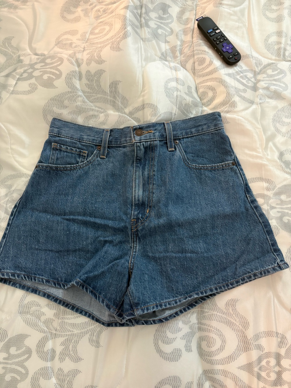 Levi's Women's Medium Blue High-Rise Denim Shorts - Picture 2 of 3
